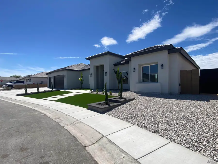 11452 S SALLY DR, Yuma, AZ 85367 - #3