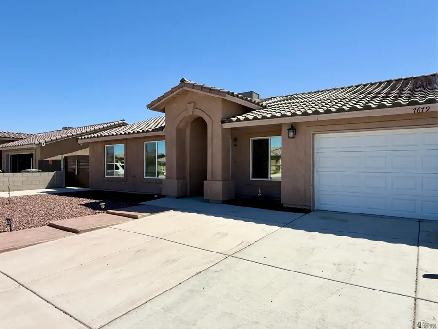 7679 E 42 LN, Yuma, AZ 85365 - #2