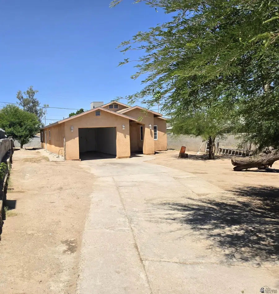 272 S 7 AVE, Yuma, AZ 85364 - #2