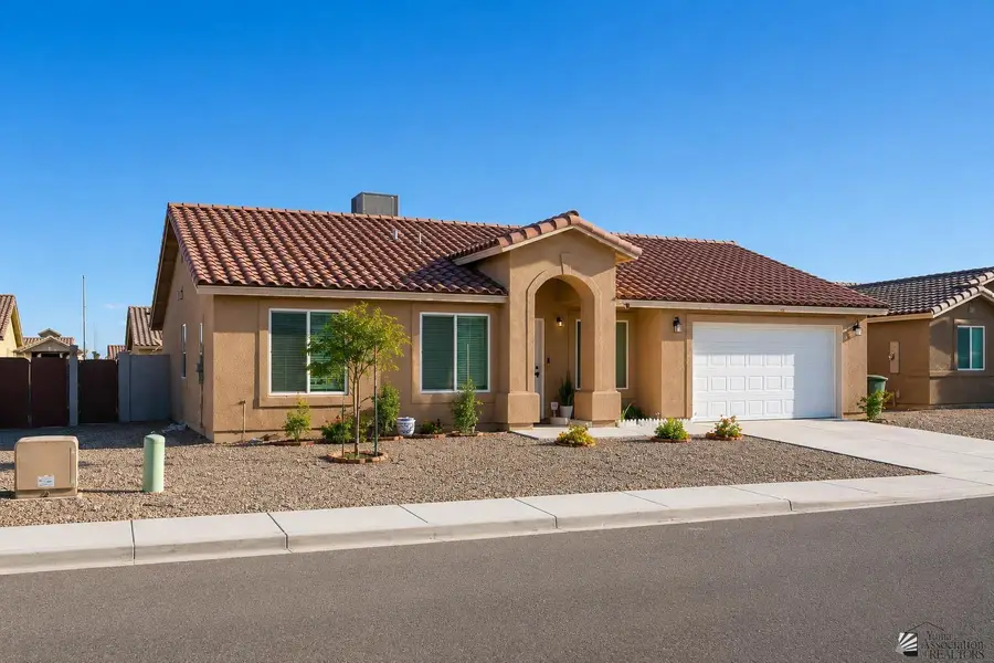 7631 E 43 ST, Yuma, AZ 85365 - #2