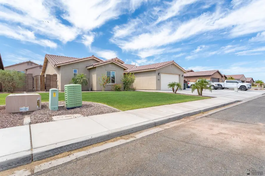 7851 E 38 PL, Yuma, AZ 85365 - #2