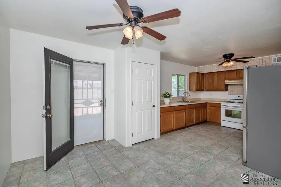208 E PALO VERDE ST, Yuma, AZ 85364 - #2