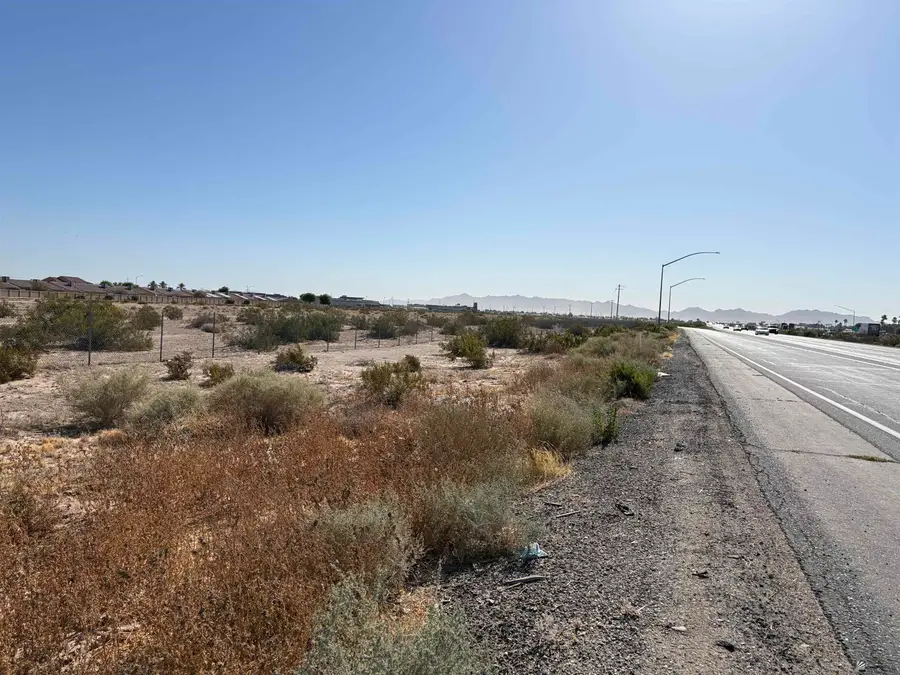 E VIEW PARKWAY, Yuma, AZ 85365 - #3
