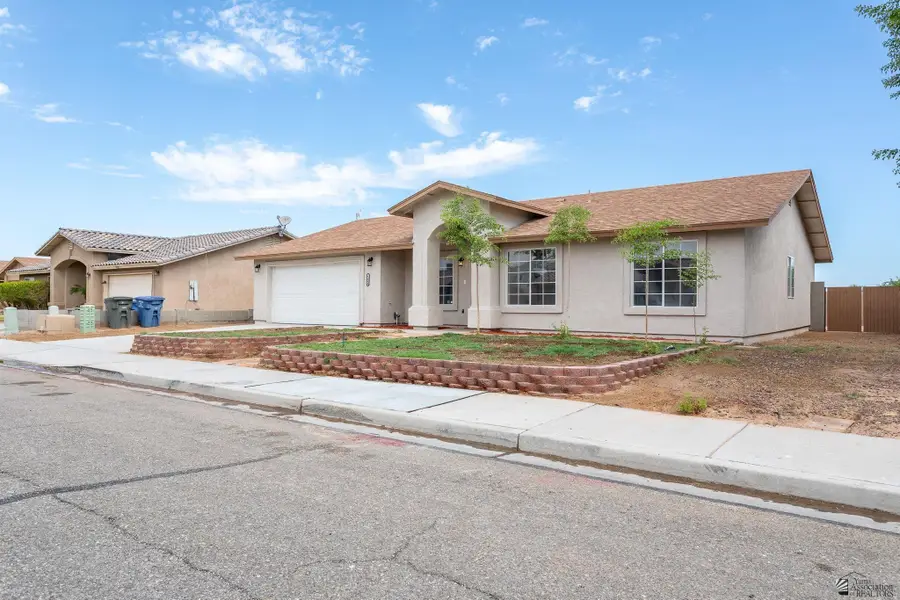 7868 E 42 PL, Yuma, AZ 85365 - #2