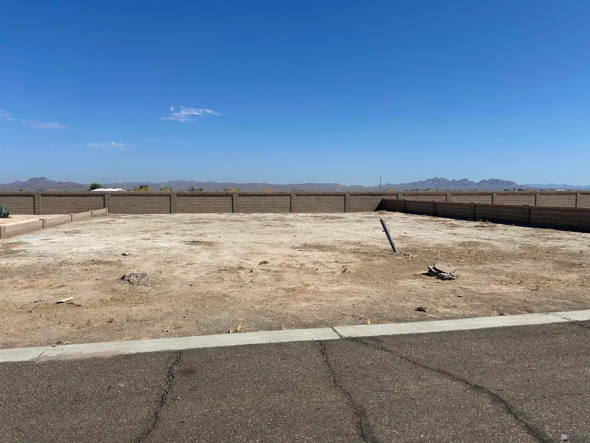 28202 CANAL AVE, Wellton, AZ 85356 - #1