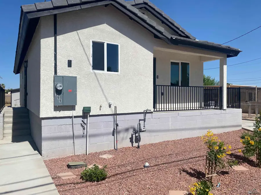 569 S 15 AVE, Yuma, AZ 85364 - #2