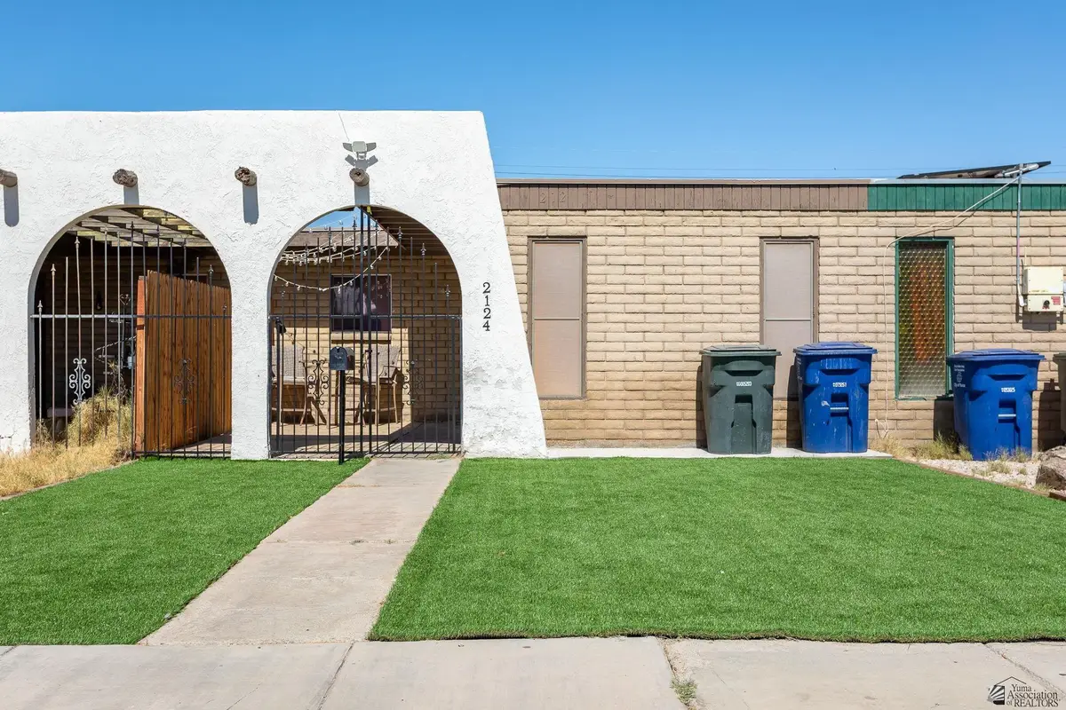 2124 S 11 AVE, Yuma, AZ 85364 - #1