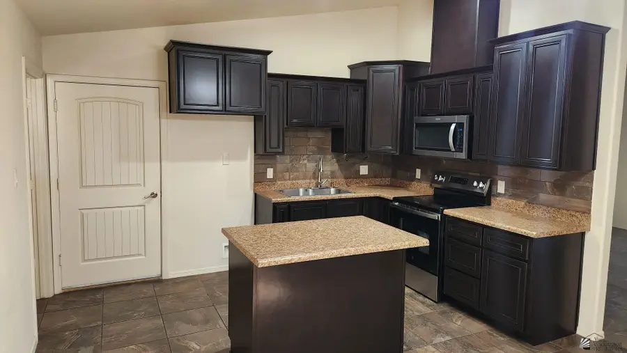 4037 E HOYOS ST, San Luis, AZ 85336 - #3