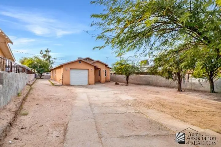 272 S 7 AVE, Yuma, AZ 85364 - #2