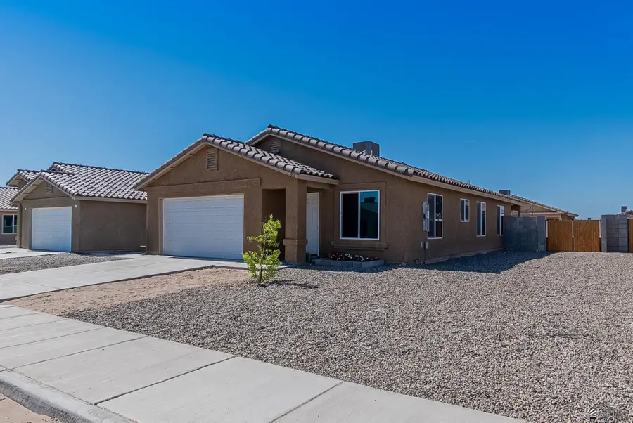 7916 E 46 LN, Yuma, AZ 85365 - #2
