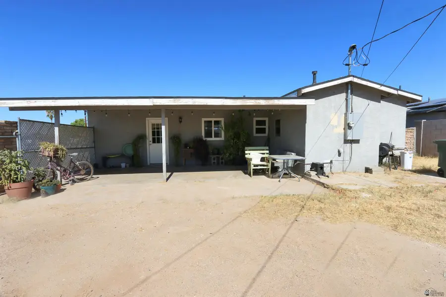 1237 S 10 AVE, Yuma, AZ 85364 - #2