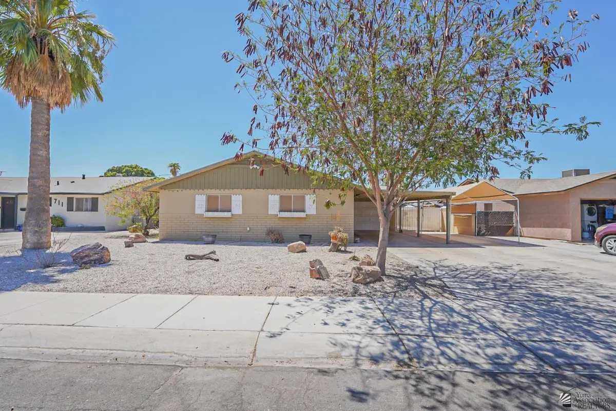 701 E Hacienda Dr, Yuma, AZ 85365 - #1