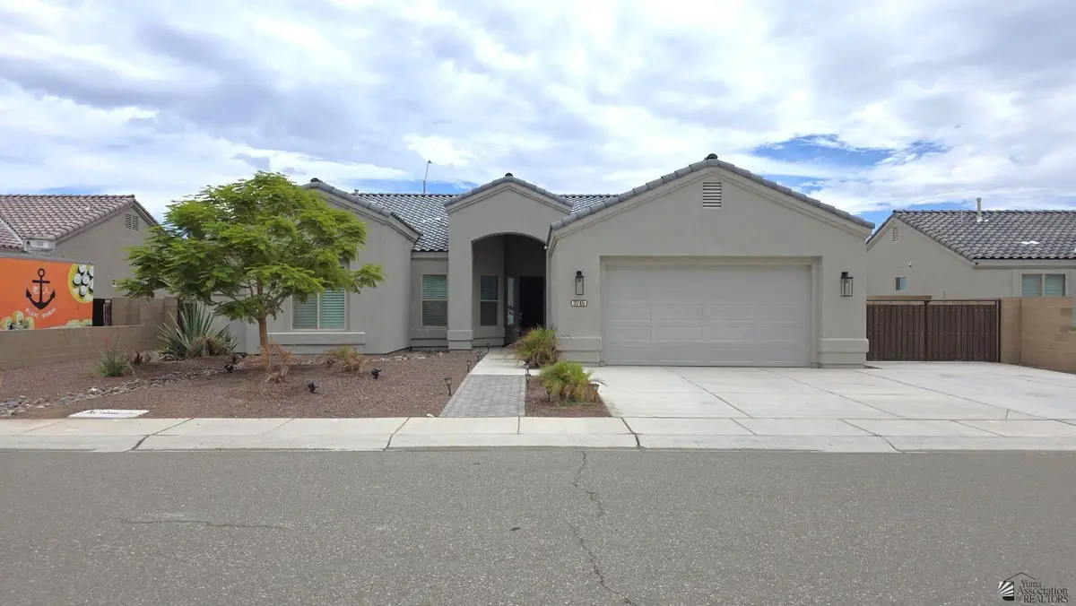 3745 S Falcon Dr, Yuma, AZ 85365 - #1