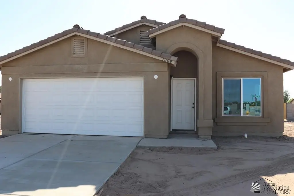1209 S San Joaquin, Somerton, AZ 85350 - #1