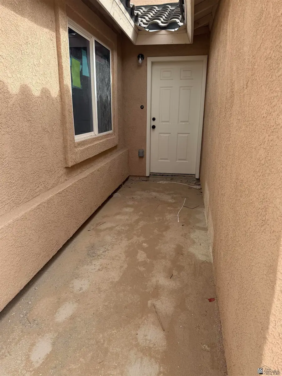 3897 S Sol Dr, Yuma, AZ 85365 - #2