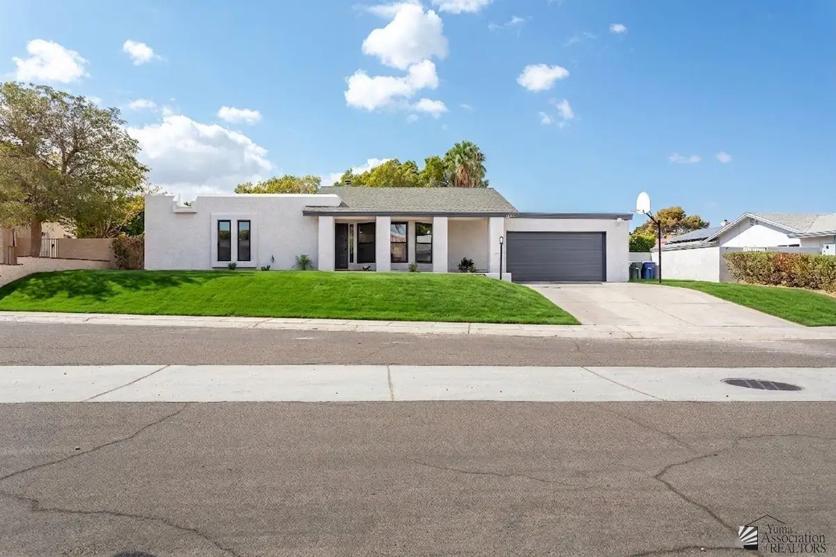 1305 W Parkway Dr, Yuma, AZ 85364 - #1