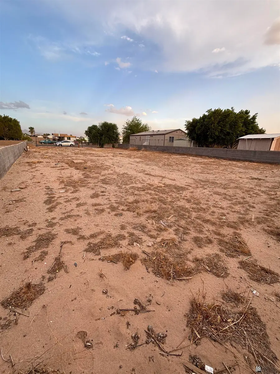 10676 S Pearl Ave, Yuma, AZ 85365 - #2