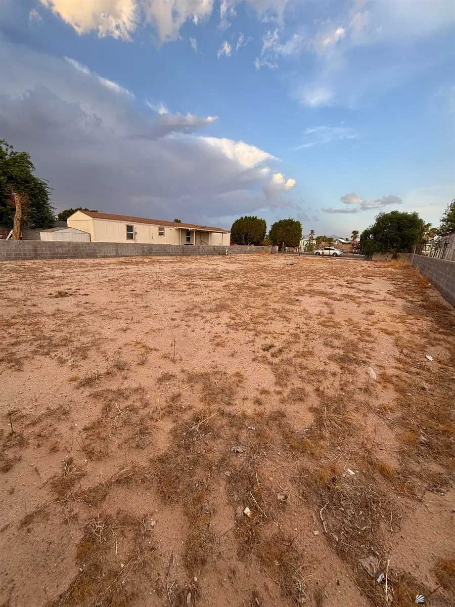 10676 S Pearl Ave, Yuma, AZ 85365 - #3
