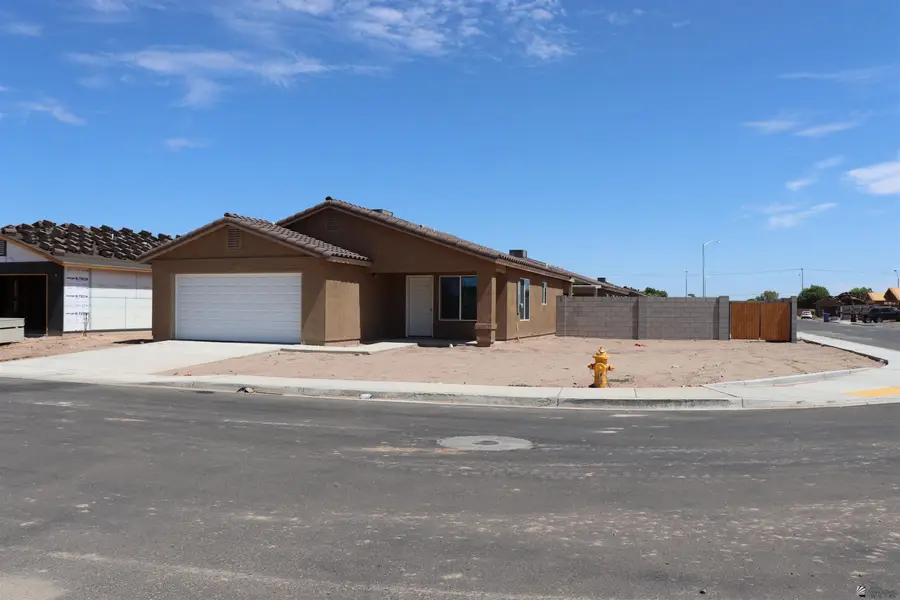 1446 S San Joaquin, Somerton, AZ 85350 - #2