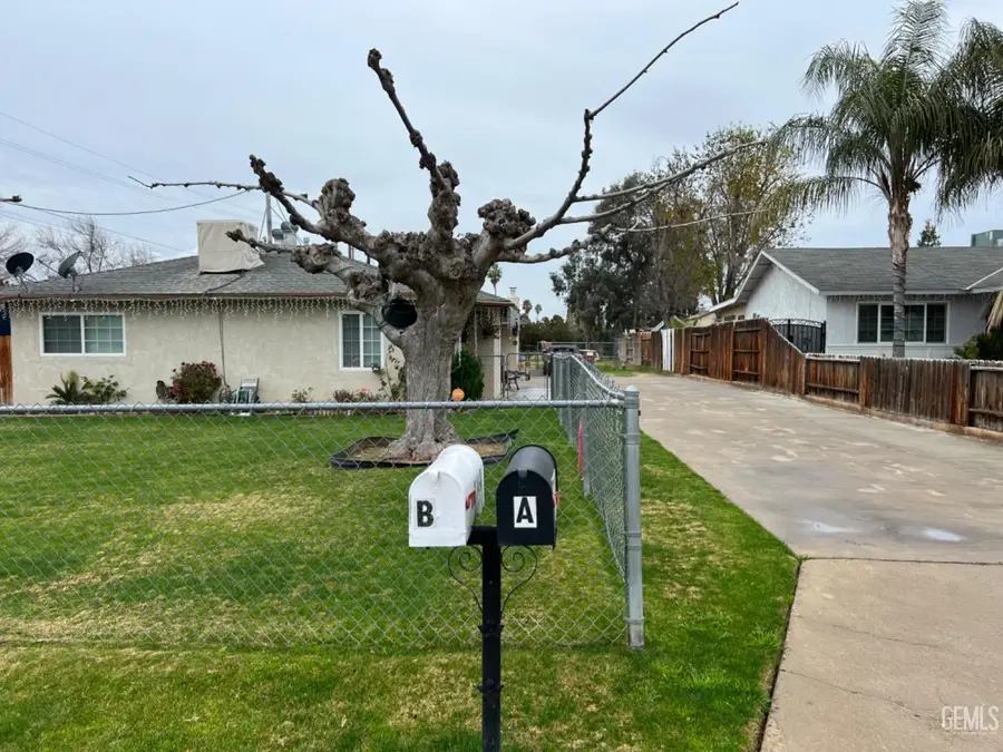 814 CRANE STREET, Bakersfield, CA 93306 - #2