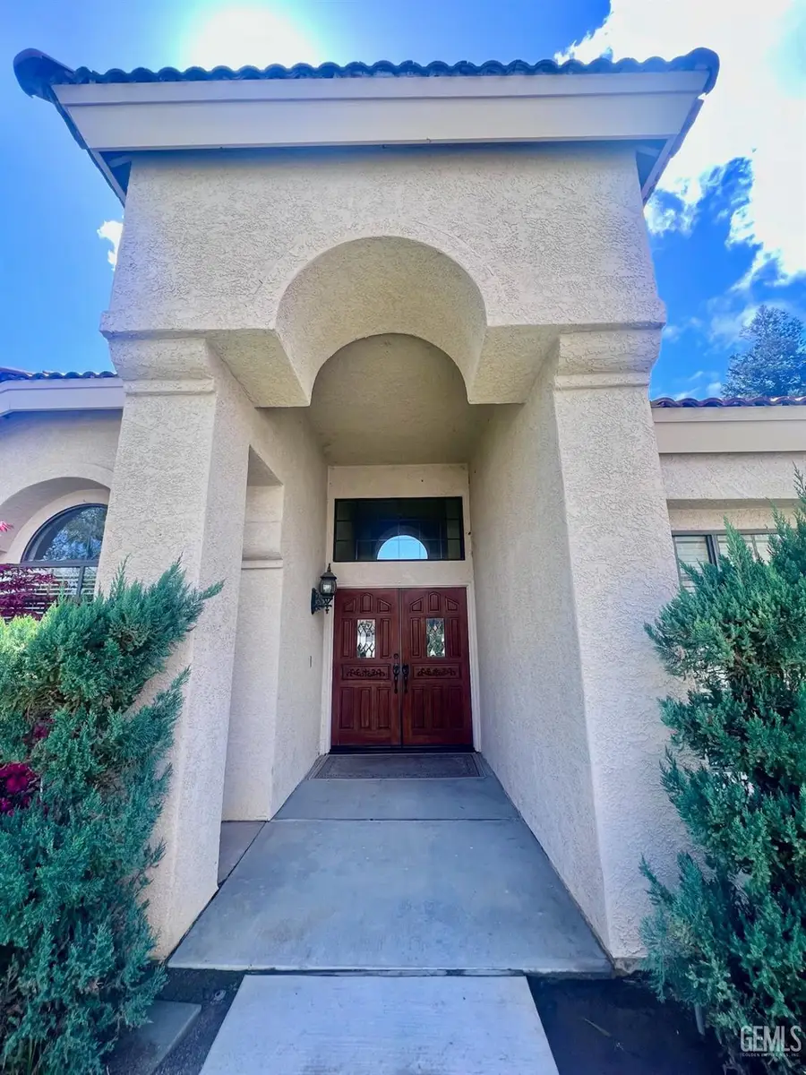 9101 BROAD OAK AVENUE, Bakersfield, CA 93311 - Image #2