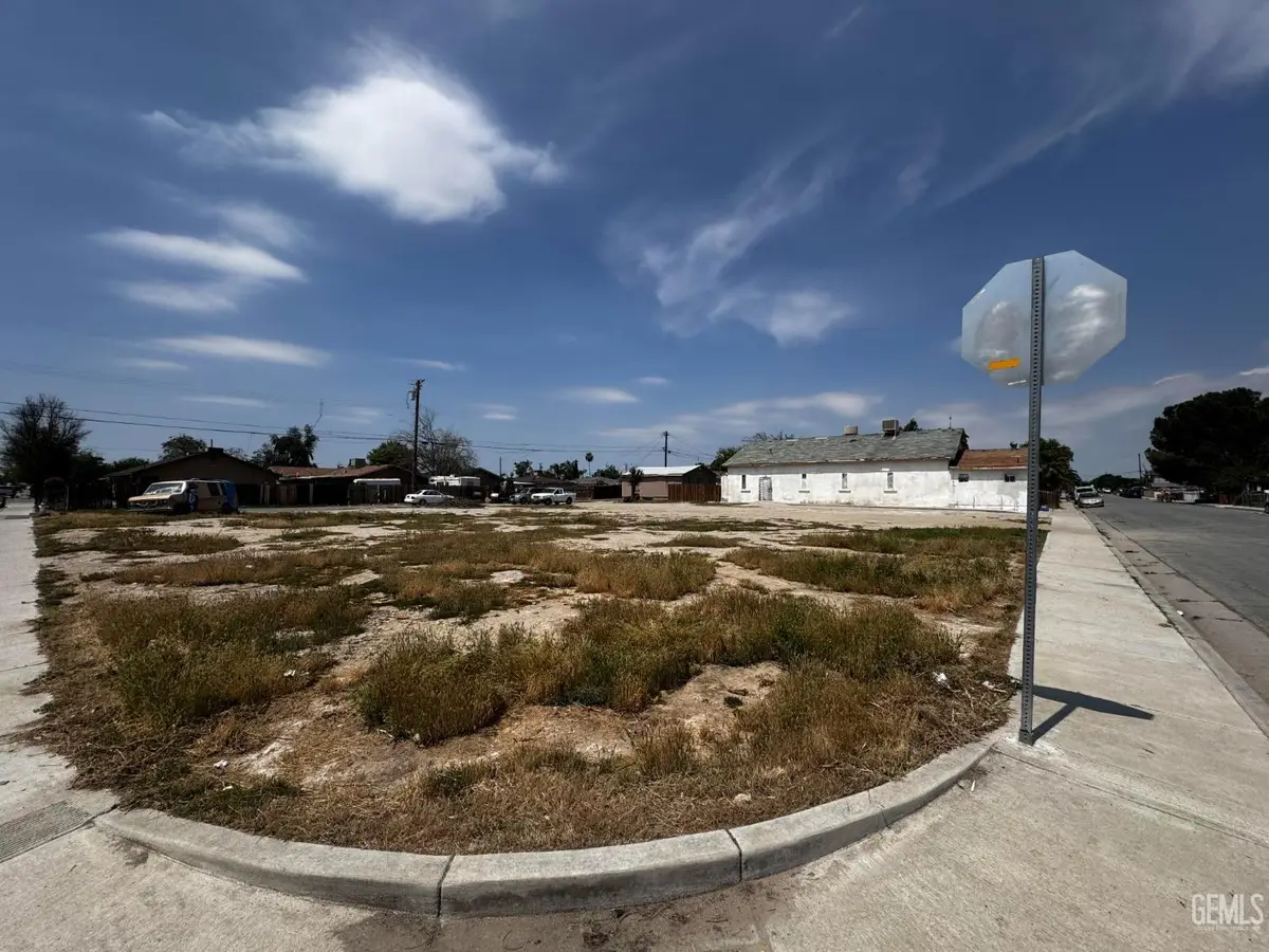 200 CLIFTON STREET, Bakersfield, CA 93307 - Image #1