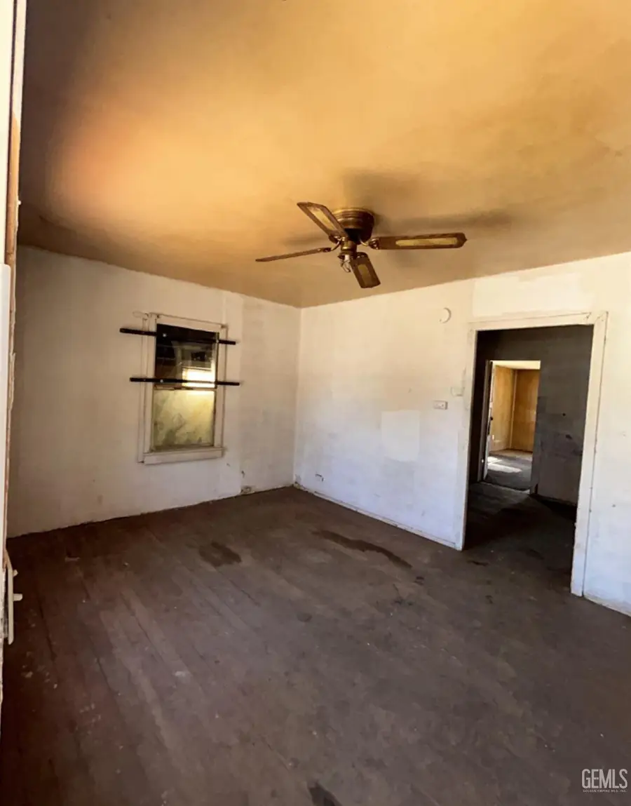 47 GARDEN DRIVE, Bakersfield, CA 93307 - Image #2