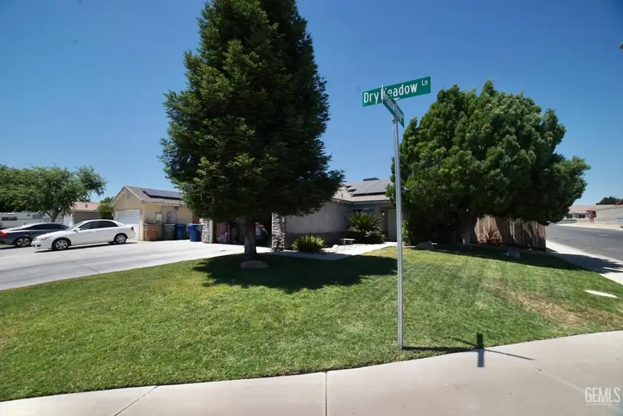 400 DRY MEADOW LANE, Bakersfield, CA 93308 - Image #2