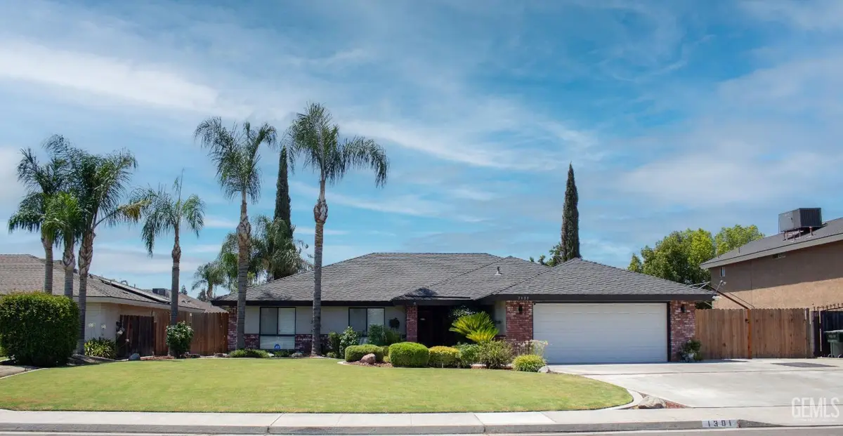 1301 CHARTERTEN AVENUE, Bakersfield, CA 93307 - Image #1