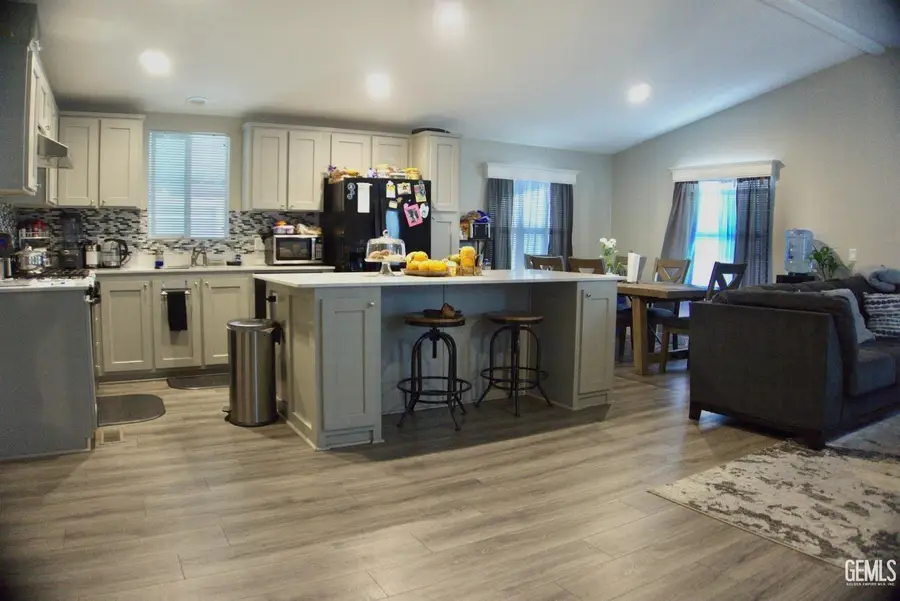 258 MARY KAY LN, Bakersfield, CA 93308 - Image #3