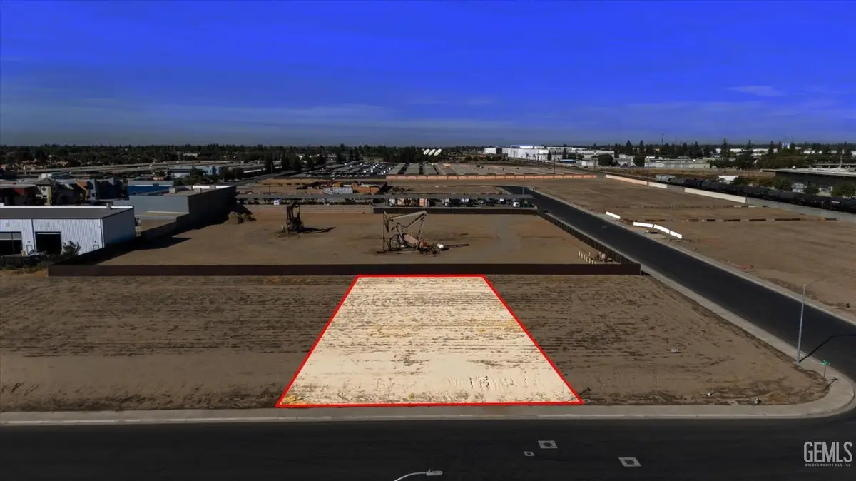 5017 PAMPAS LANE, Bakersfield, CA 93313 - Image #1