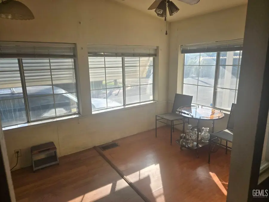 10001 W FRONTAGE ROAD #64, South Gate, CA 90280 - Image #2