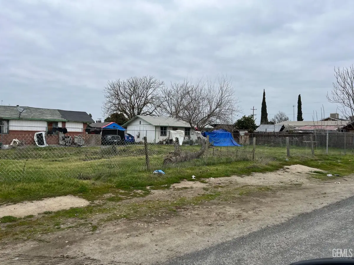 1084 S STATE STREET, Earlimart, CA 93215 - Image #1