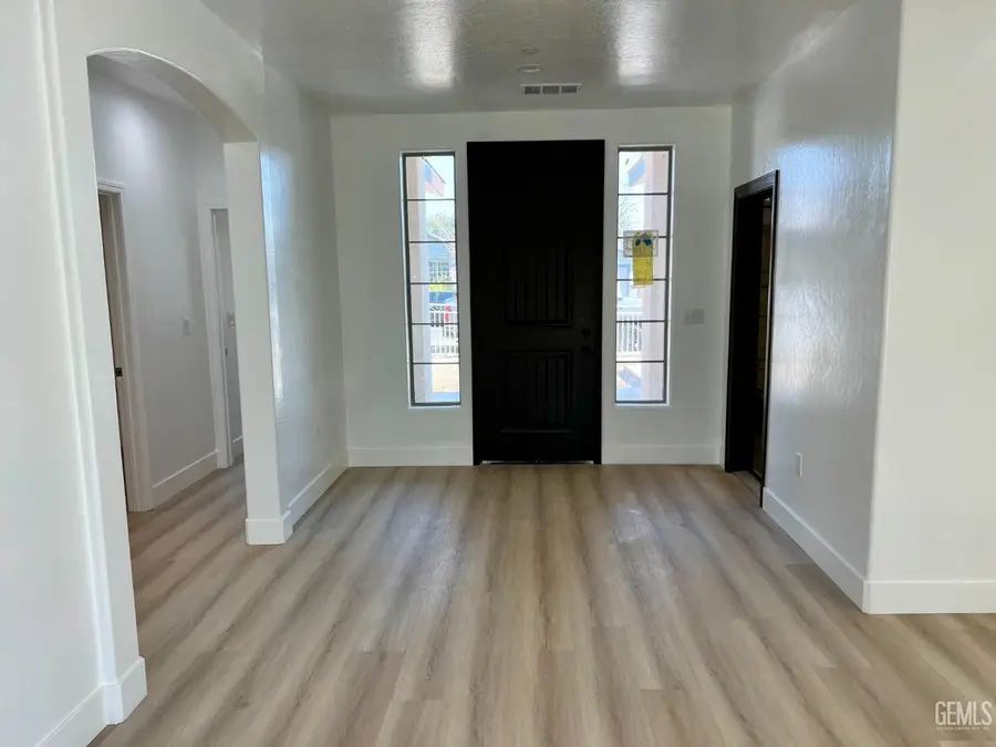 753 N BRUNDAGE AVENUE, Farmersville, CA 93223 - Image #3