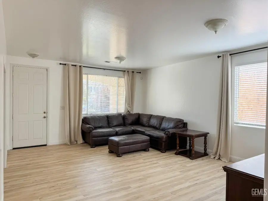 11604 REVOLUTION ROAD, Bakersfield, CA 93312 - Image #2