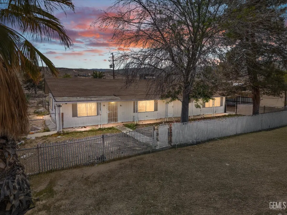 523 KRISTIN STREET, Taft, CA 93268 - Image #1