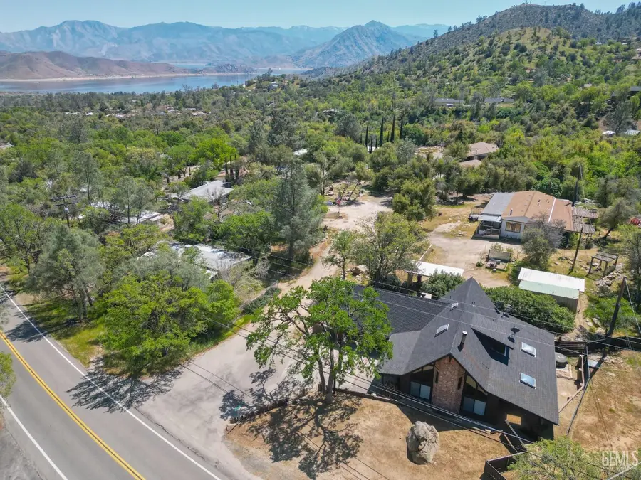 16 S OAK KNOLL LANE, Wofford Heights, CA 93285 - Image #2