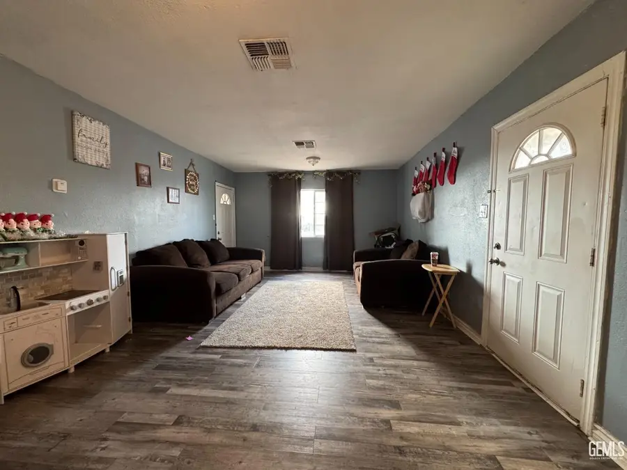 1530 QUINCY STREET, Bakersfield, CA 93305 - Image #3