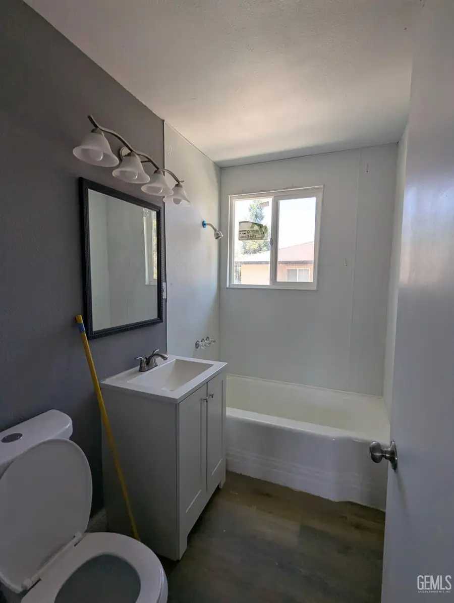 708 PIERCE STREET, Taft, CA 93268 - Image #3