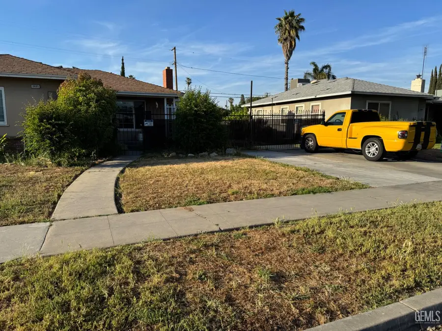 2625 E MICHIGAN AVENUE, Fresno, CA 93703 - Image #2