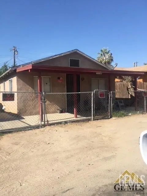 8900 HOPE LANE, Lamont, CA 93241