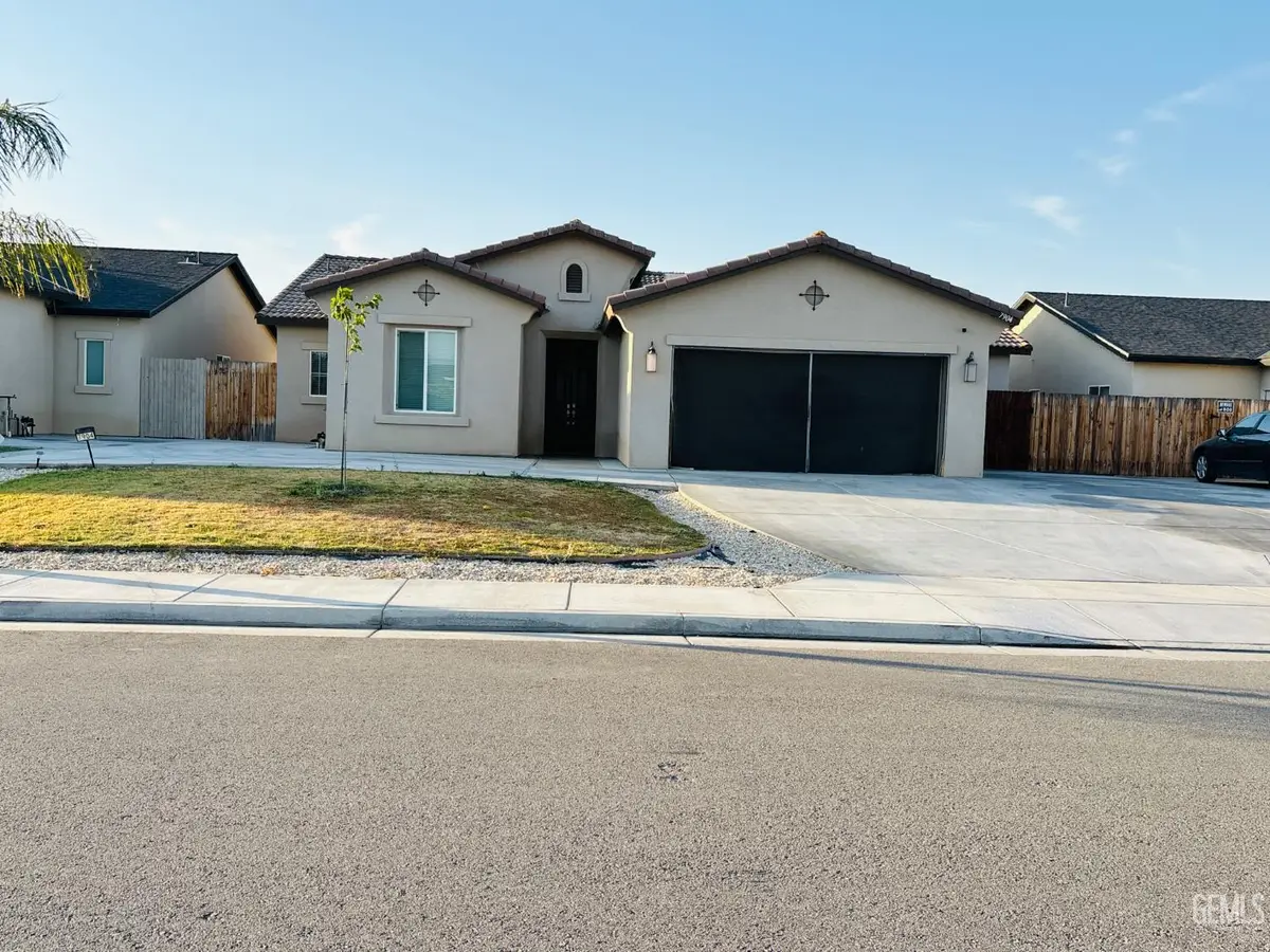 7904 BRISTOL SPRING AVENUE, Bakersfield, CA 93313 - Image #1