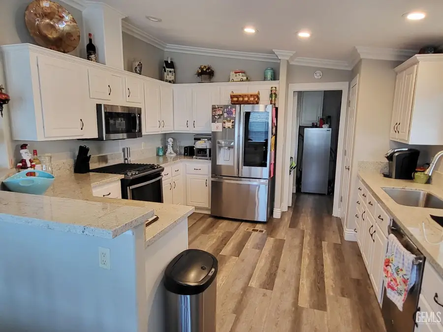 1225 TAFT HIGHWAY #24, Bakersfield, CA 93307 - Image #3