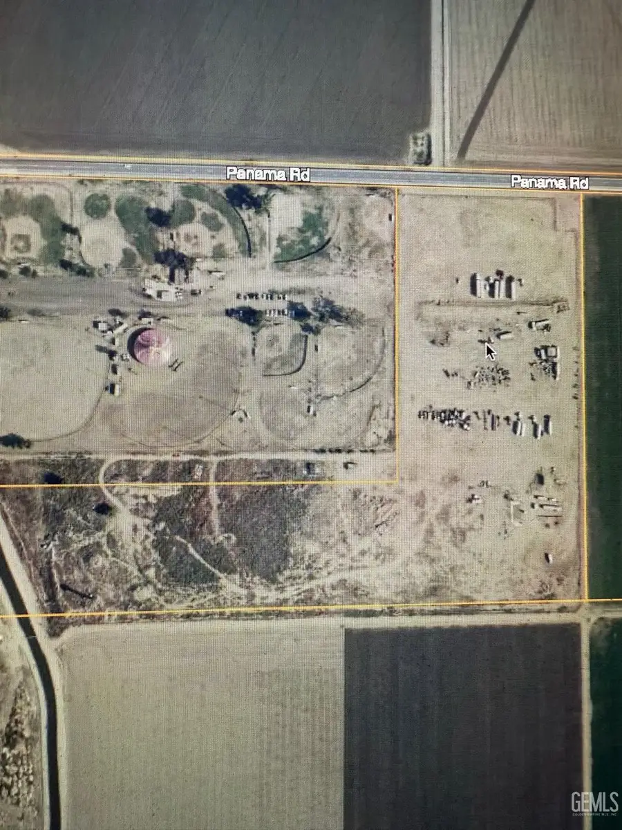 2123 E PANAMA RD, Bakersfield, CA 93307 - Image #2
