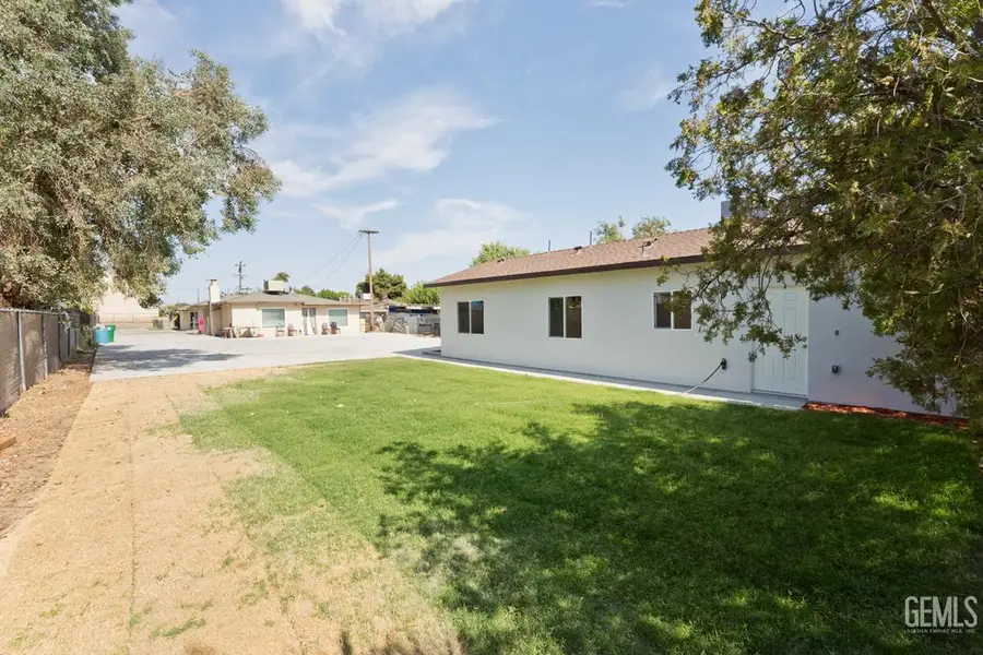 814 CRANE STREET, Bakersfield, CA 93306 - Image #2