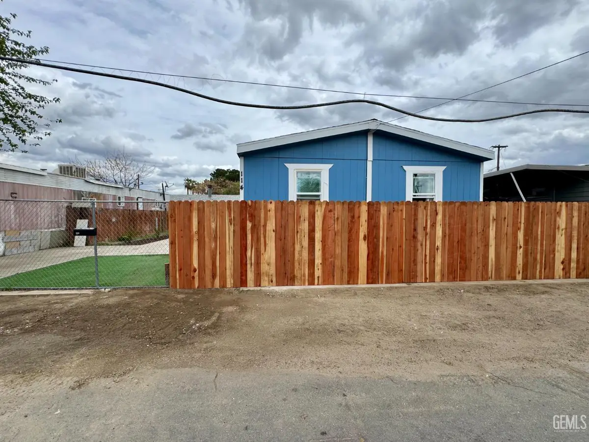 114 PLYMOUTH AVENUE, Bakersfield, CA 93308 - Image #1
