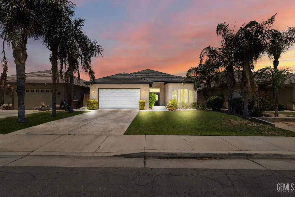 2802 SILVER SHORE LANE, Bakersfield, CA 93313 - Image #1