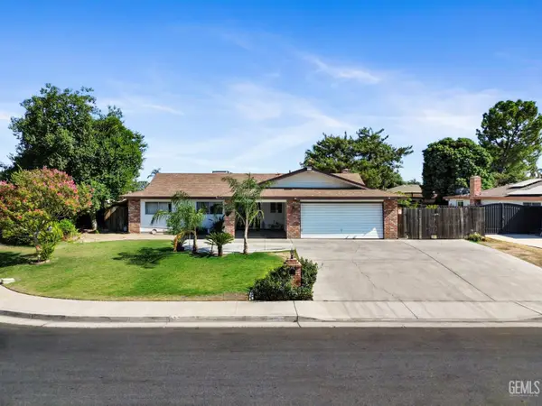 2304 BLADEN STREET, Bakersfield, CA 93309
