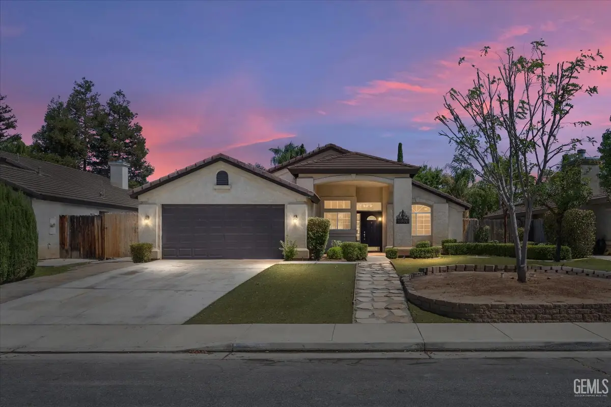 11808 WETHERSFIELD ST, Bakersfield, CA 93312 - Image #1