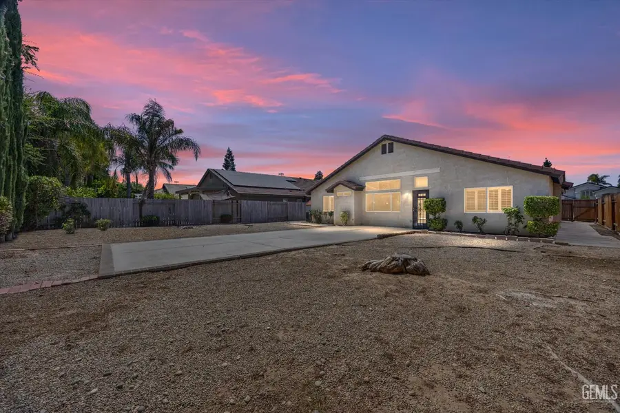 11808 WETHERSFIELD ST, Bakersfield, CA 93312 - Image #2